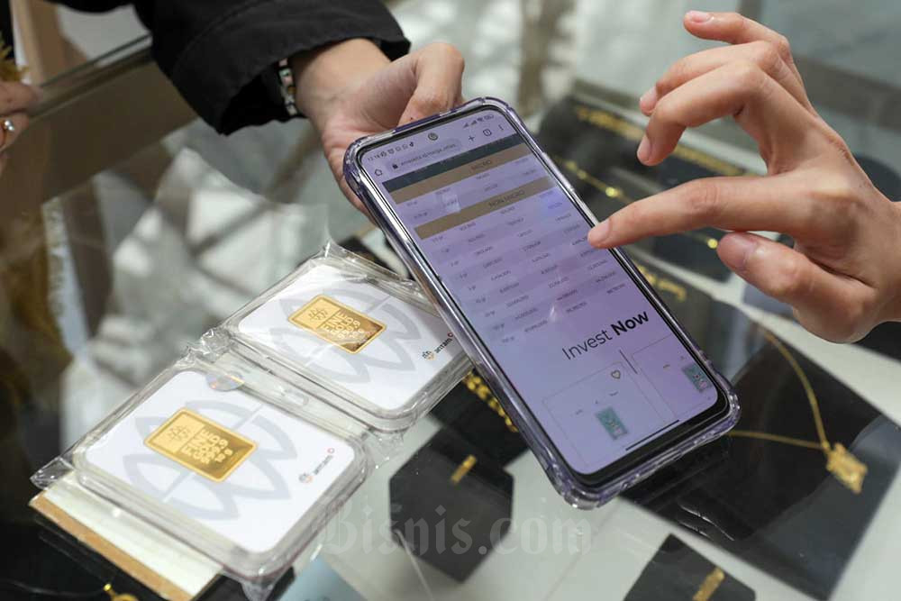  Harga Emas Hari Ini di Antam Stagnan di Rp990.000 per Gram