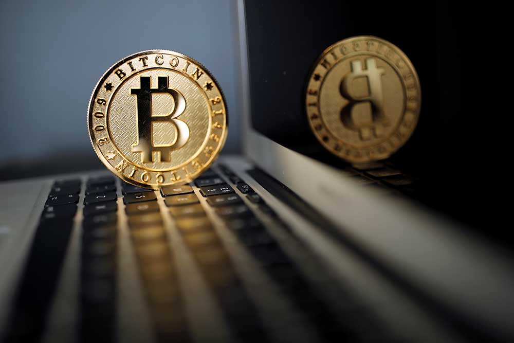 Ilustrasi Bitcoin. Reuters