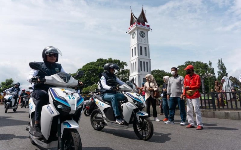  PLN Gencarkan Kampanye Kendaraan Listrik di Sumbar