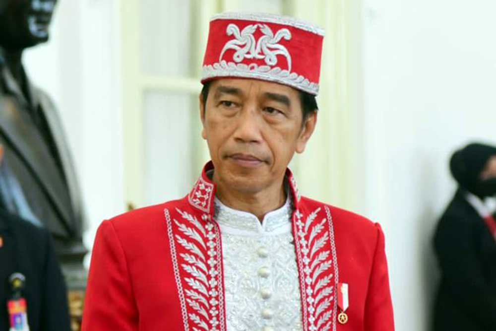 Presiden Joko Widodo (Jokowi) mengenakan pakaian adat daerah asal Buton, Provinsi Sulawesi Tenggara dalam Upacara Detik-Detik Proklamasi. Pada upacara peringatan hari ulang tahun (HUT) ke-77 kemerdekaan RI di Jakarta, Rabu (17/8/2022). Biro Pers Sekretariat Presiden-Muchlis Jr