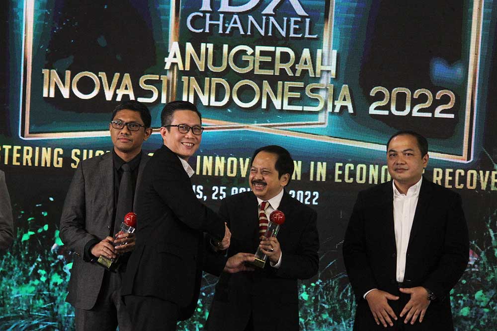 Smartfren Tiga Kali Juara, Raih Penghargaan IDX Channel Anugerah Inovasi Indonesia 2022