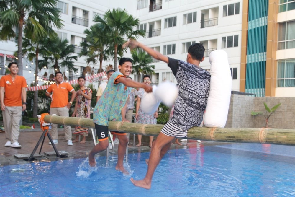  Semarak Perayaan HUT RI 77 di Harris Hotel Sentraland