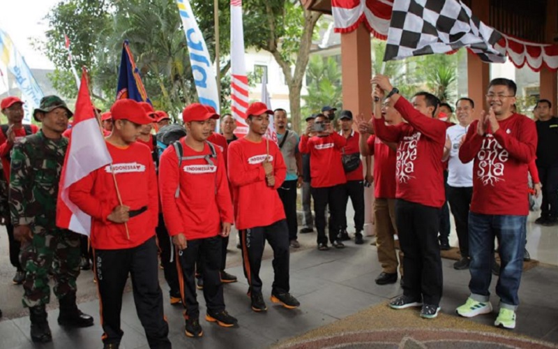 Tim Ekspedisi Kebangsaan Cirebon tiba di Komplek Induk Pusat Pemerintahan (IPP) Kabupaten Sumedang, Kamis (18/8/2022) pagi dan disambut Bupati Sumedang Dony Ahmad Munir.