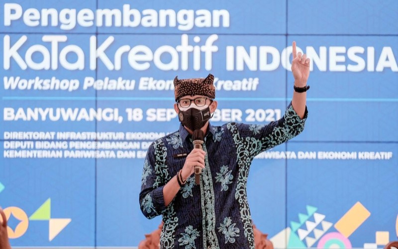 Menteri Pariwisata dan Ekonomi Kreatif Sandiaga Uno dalam kunjungannya ke Banyuwangi, Jawa Timur, Sabtu (18/9/2021)./Antara
