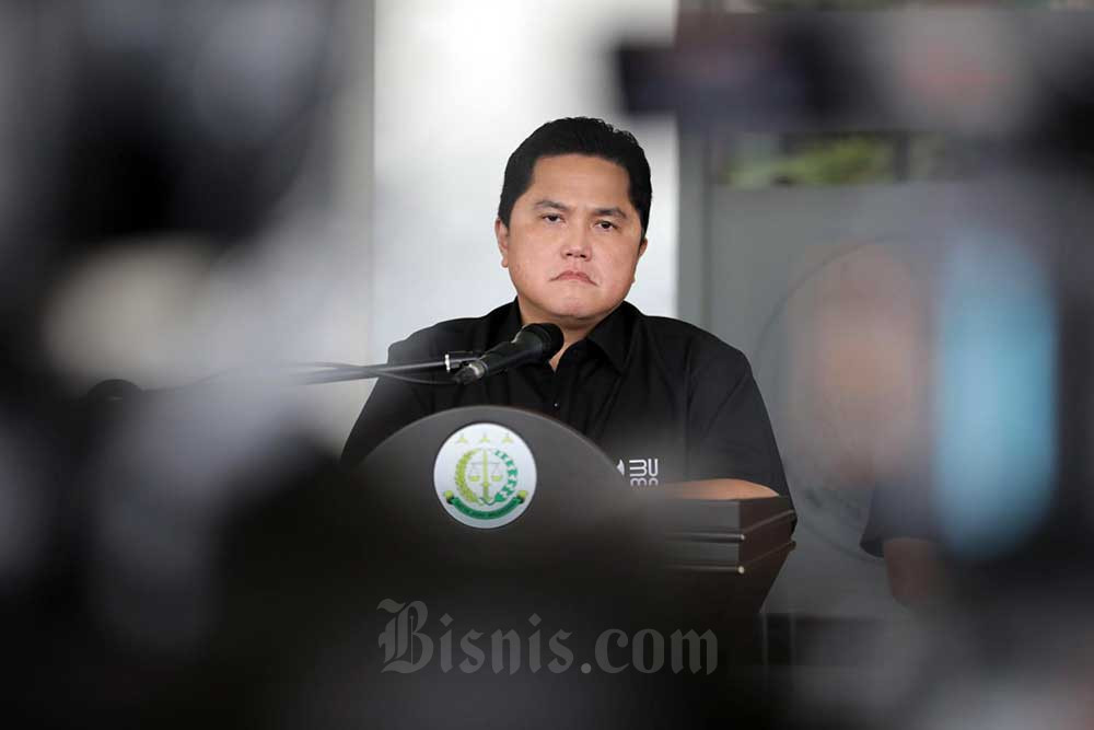Menteri Badan Usaha Milik Negara (BUMN) Erick Thohir dalam konferensi pers di Jakarta, Senin (27/6/2022).