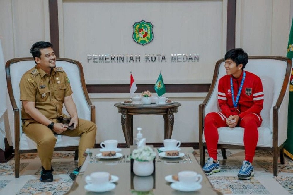 Boby Nasution Hadiahi Crespo Ibadah Haji usai Juara Piala AFF U-16