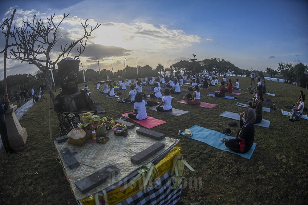  Delegasi Ministerial Conference on Womens Empowerment (MCWE) G20 Yoga Di Pulau Nusa Dharma