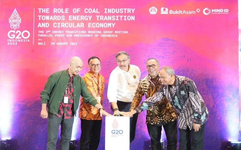  Grup MIND ID dan Pemerintah Bahas Peran Industri Batu Bara dalam Transisi Energi