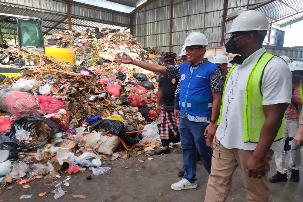  AS Puji Penanganan Sampah Berbasis Komunitas di Bali