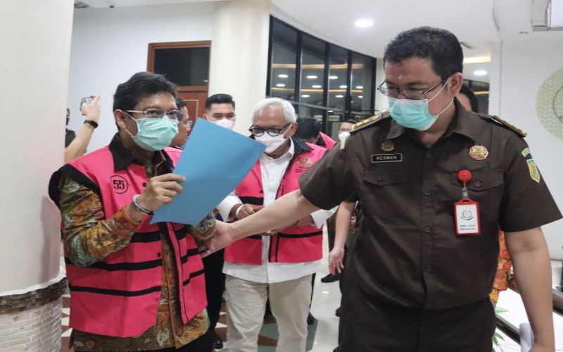  Lima Terdakwa Mafia Minyak Goreng Didakwa Rugikan Negara Rp18,3 Triliun!