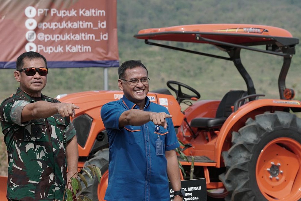  Resmi Luncurkan Community Forest, Pupuk Kaltim Gandeng KOSTRAD untuk Tanam Ribuan Pohon