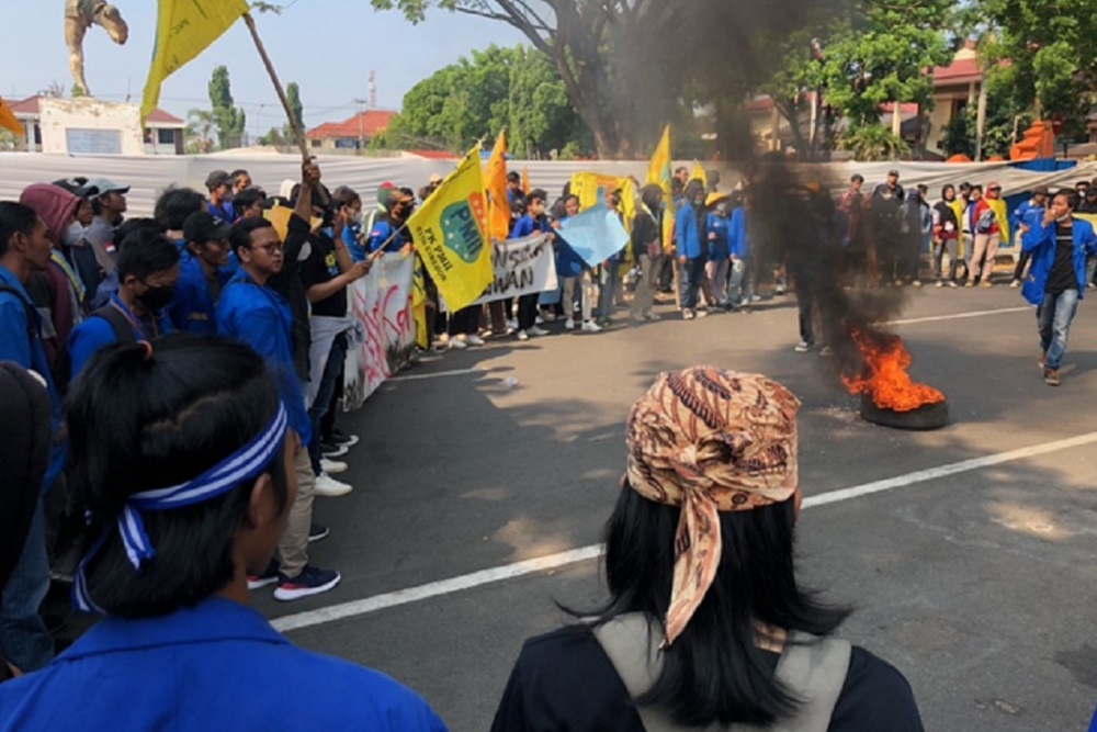  Harga BBM Naik, Mahasiswa Sampaikan Protes ke Kantor Bupati Cirebon