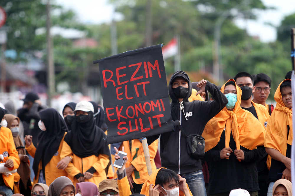  Unjuk Rasa Mahasiswa di Makassar Berakhir Ricuh