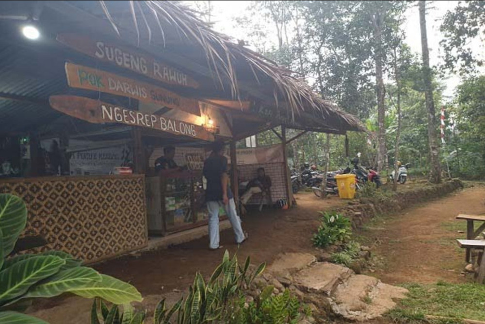  Keunikan Warung Pucue Kendal, Kopi dan Pembangkit Listrik Mandiri