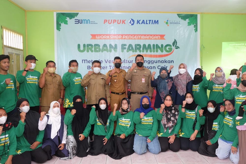  Kembangkan Urban Farming dan Pemanfaatan Kitosan, Pupuk Kaltim Bekali Warga Selambai Teknik Vertikultur