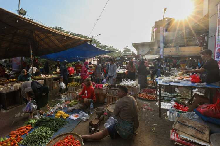  Harap-harap Cemas Keberhasilan BLT BBM Topang Daya Beli