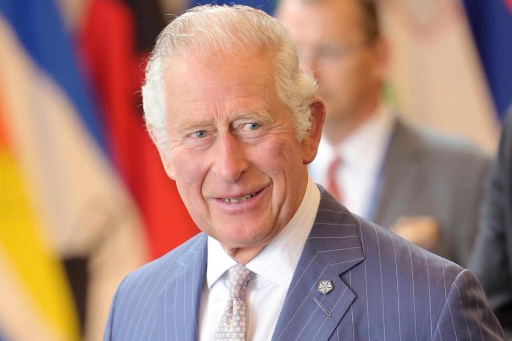 Raja Charles III Kini Jadi Pengganti Ratu Elizabeth II
