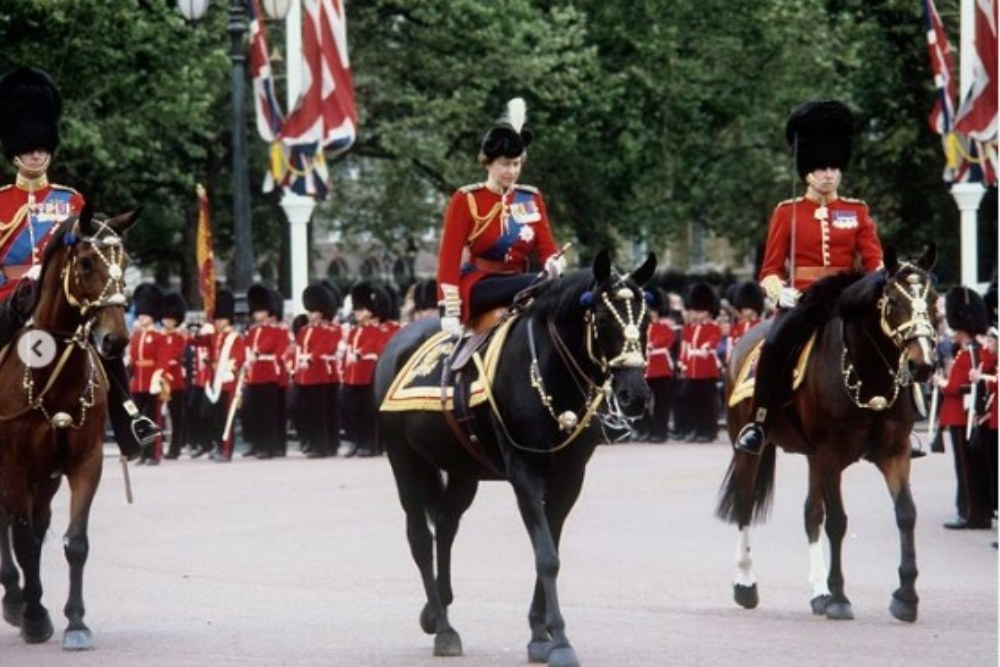 Ratu Elizabeth II menunggangi kuda semasa hdiupnya. JIBI/Bisnis-Nancy Junita @buckinghampalaceroyal