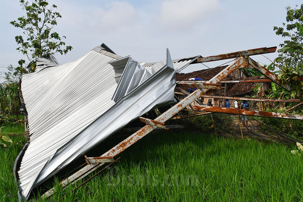  Bencana Angin Kencang di Madiun