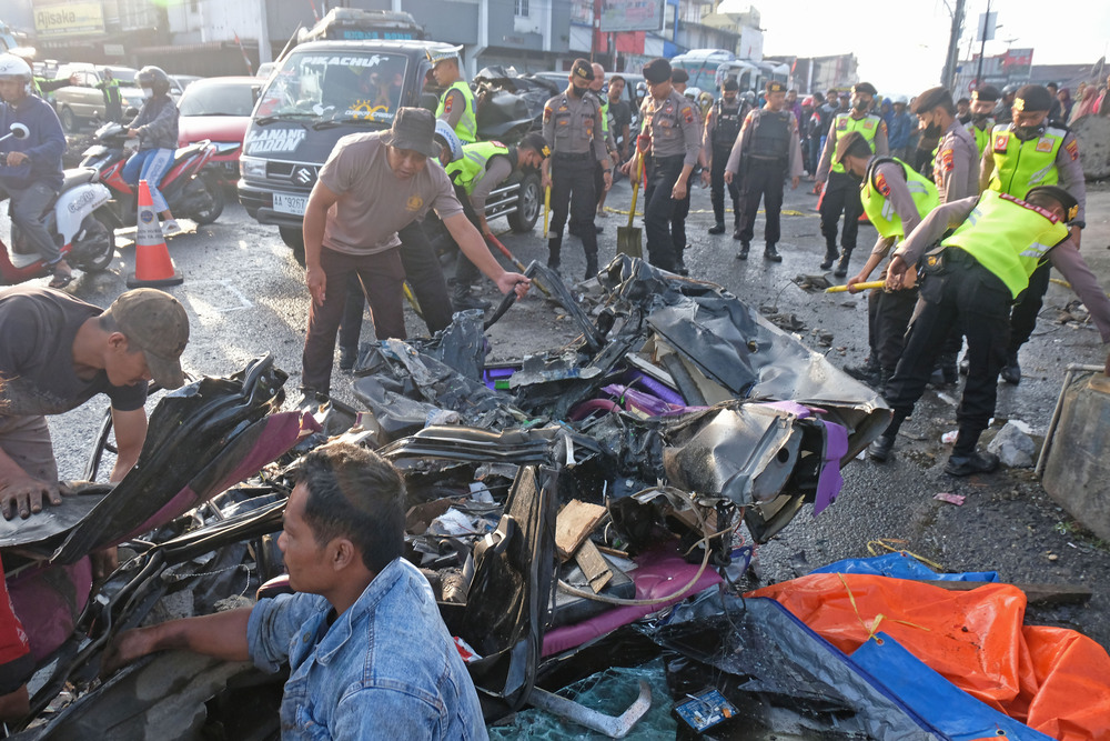  Kronologi dan Foto-foto Kecelakaan Enam Tewas di Kertek Wonosobo