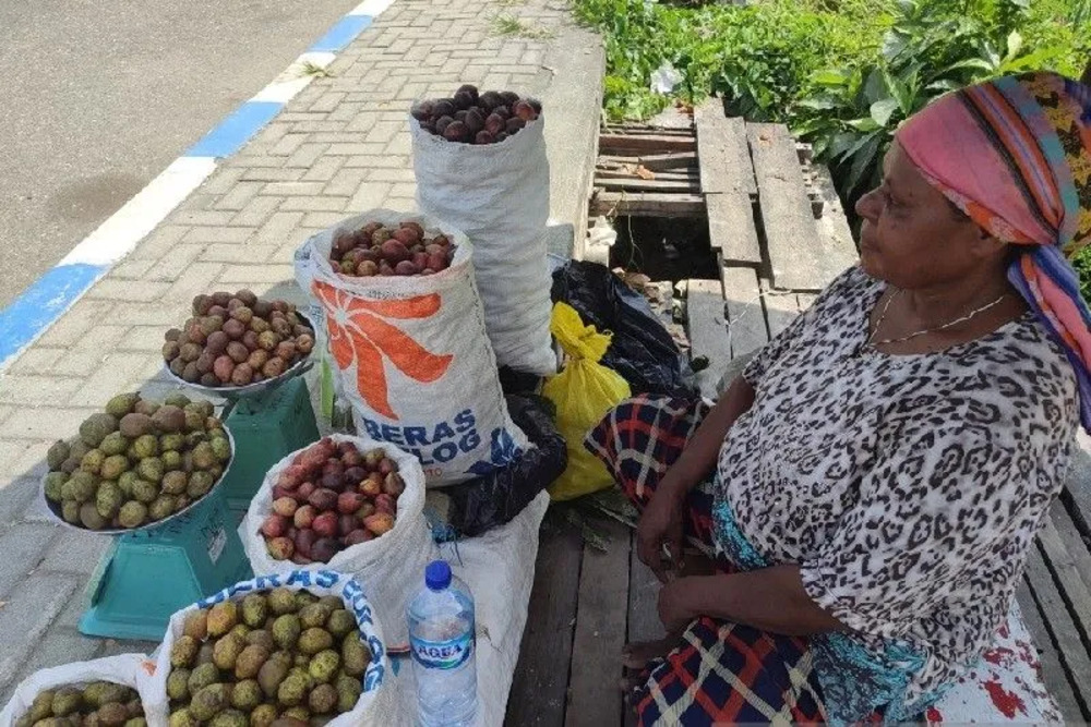 Harga buah matoa khas Papua berkisar Rp 100.000 hingga Rp150.000/kg./Antara-Evarukdijati.