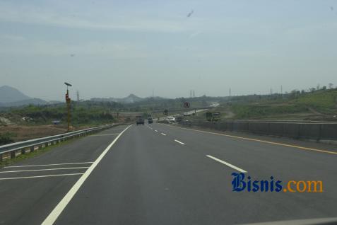 Ilustrasi pembangunan jalan tol - Bisnis.com.