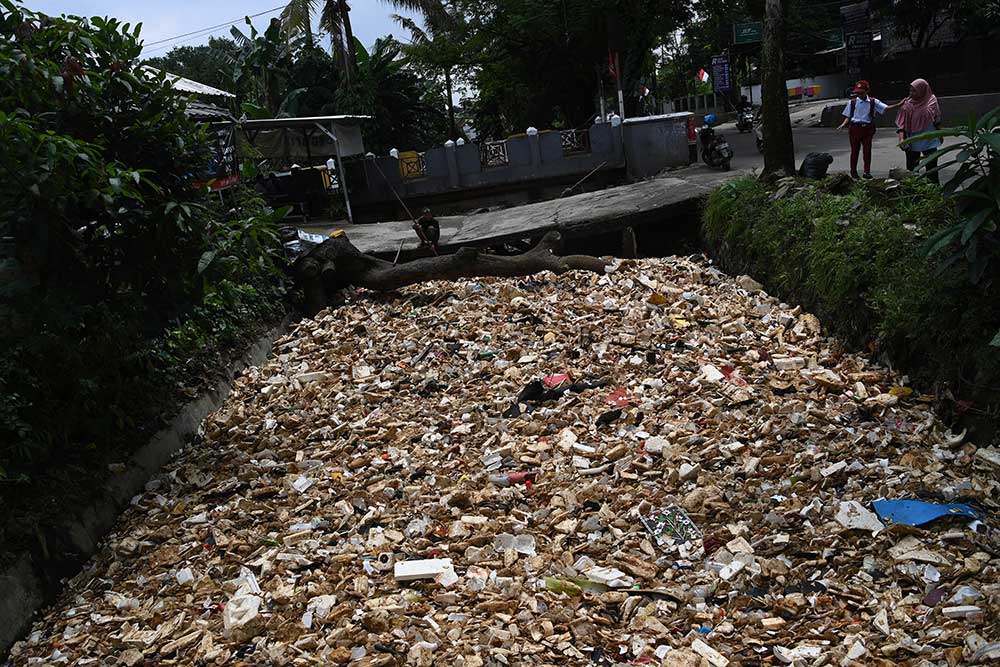  Kali di Depok Dipenuhi Sampah Styrofoam