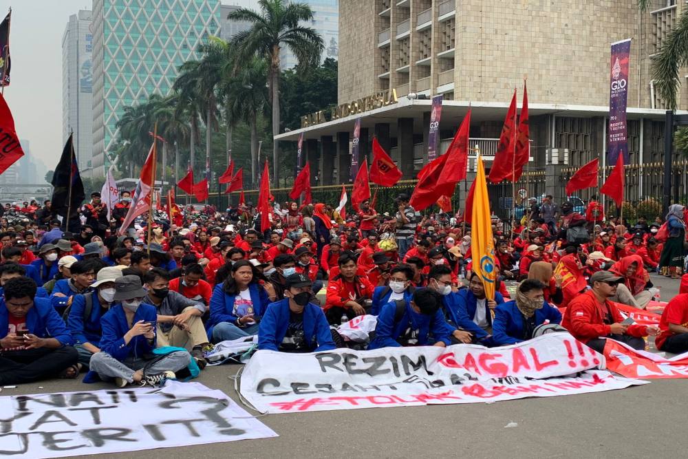  Demonstran Blokade Jalan Protokol MH Thamrin, Lalu Lintas Dialihkan