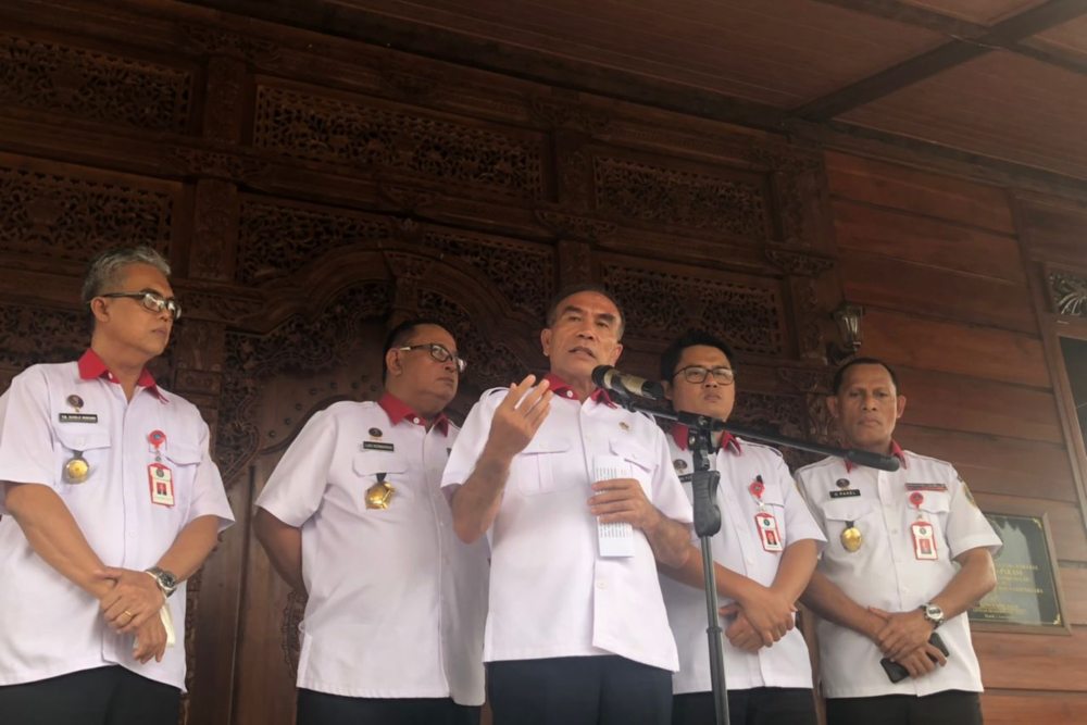 Kepala Badan Siber dan Sandi Negara (BSSN) Hinsa Siburian saat menyampaikan keterangan pers di Sawangan, Depok, Jawa Barat pada Selasa (13/9/2022) - BISNIS/Khadijah Shahnaz.