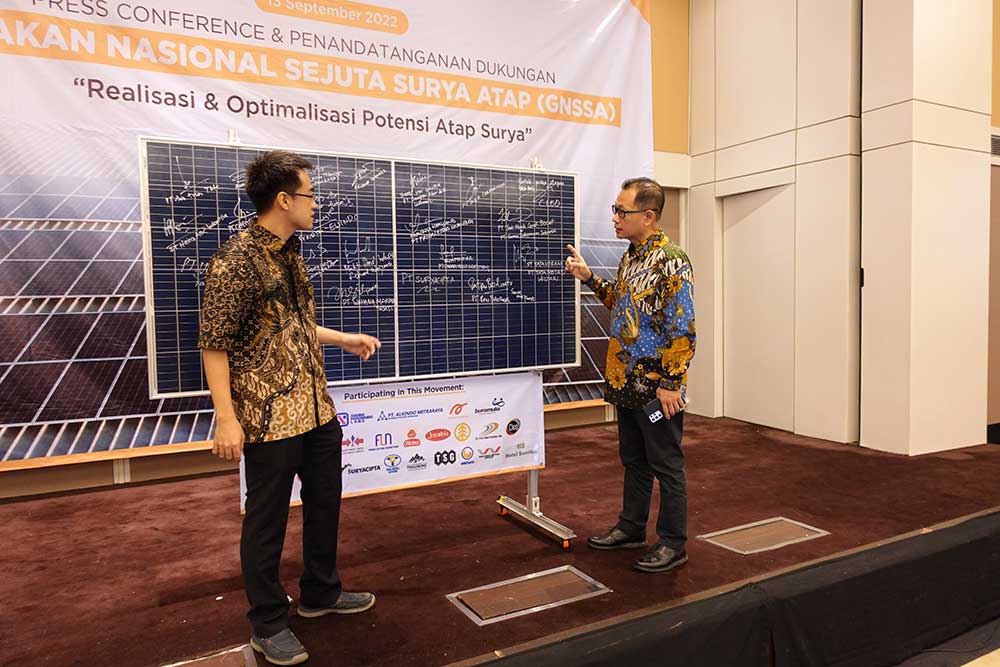  CLEO Deklaraskan Gerakan Nasional Sejuta Surya Atap