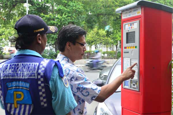  Pemkab Sumedang Targetkan PAD dari Parkir Rp5 Miliar Lewat e-Parking