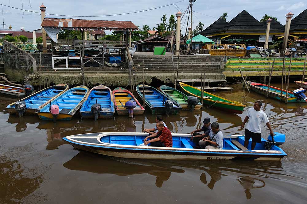  Jasa Perahu Cepat di Sungai Kapuas Menjadi Transportasi Alternatif Bagi Warga