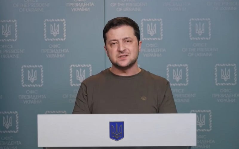  Presiden Ukraina Volodymyr Zelensky Kecelakaan