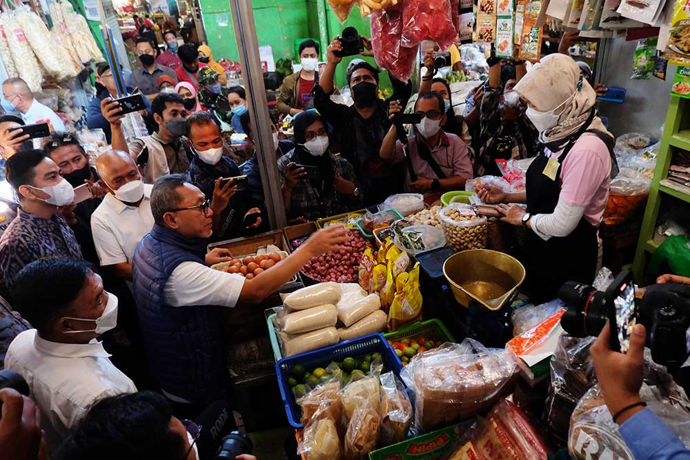  Mendag Zulkifli Hasan Hasan Lakukan Sidak Harga Pangan di Pasar Tradisional