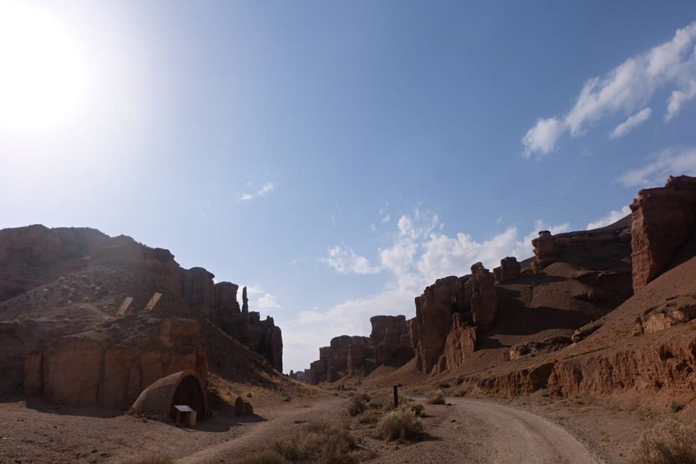  Petualangan di Charyn Canyon, Ngarai Berusia 3 Juta Tahun di Kazakhstan