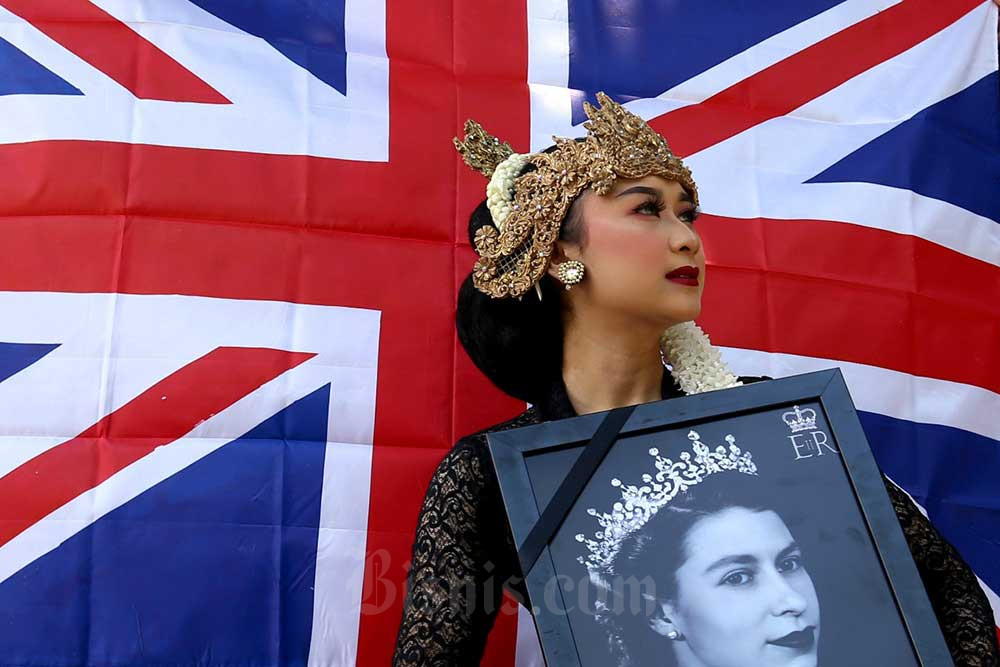 Seniman di Bandung Berikan Penghormatan Untuk Ratu Elizabeth II