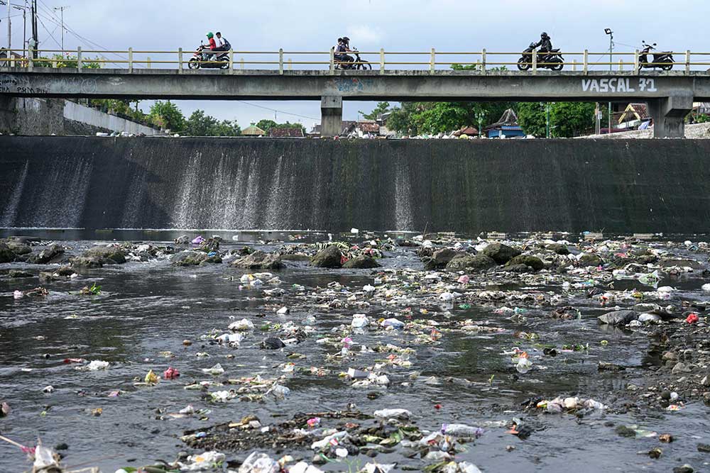  Aliran Sungai Code di Yogyakarta Dipenuhi Sampah