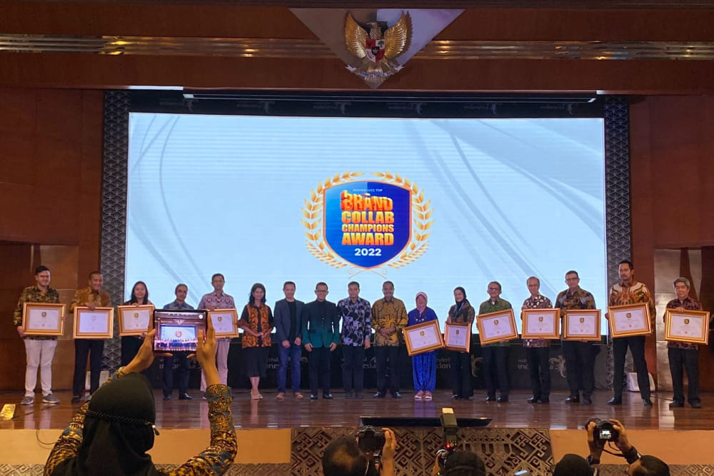 Kalla Meraih Best Corporate Collaboration Ecosystem Pada Event Brand Collab Champions Award 2022