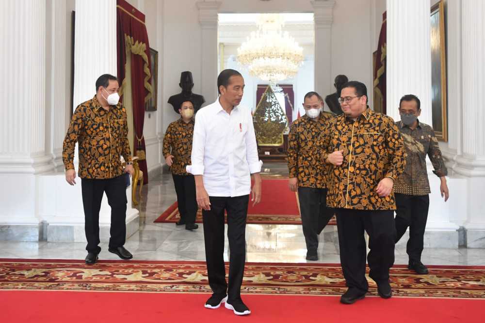  Jokowi Terima Anggota Bawaslu Periode 2022-2027 di Istana, Ini yang Dibahas