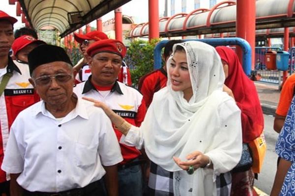  Hasnaeni \'Wanita Emas\' Jadi Tersangka, Partai Republik Satu Tetap Ikut Pemilu?