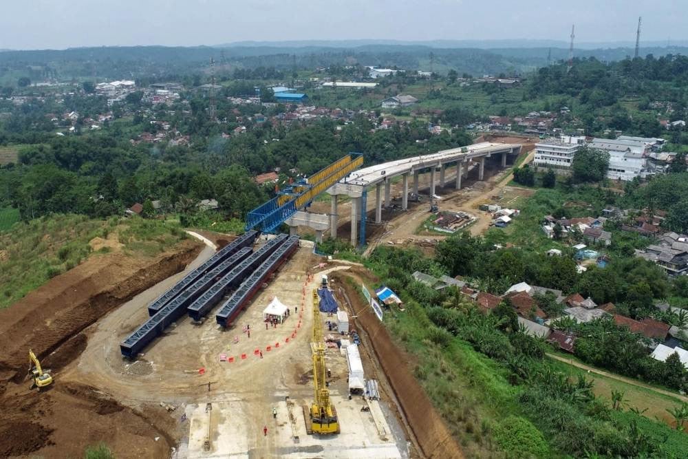  Top 5 News:  Dari Tol Bocimi  Hingga Listrik Armada Logistik