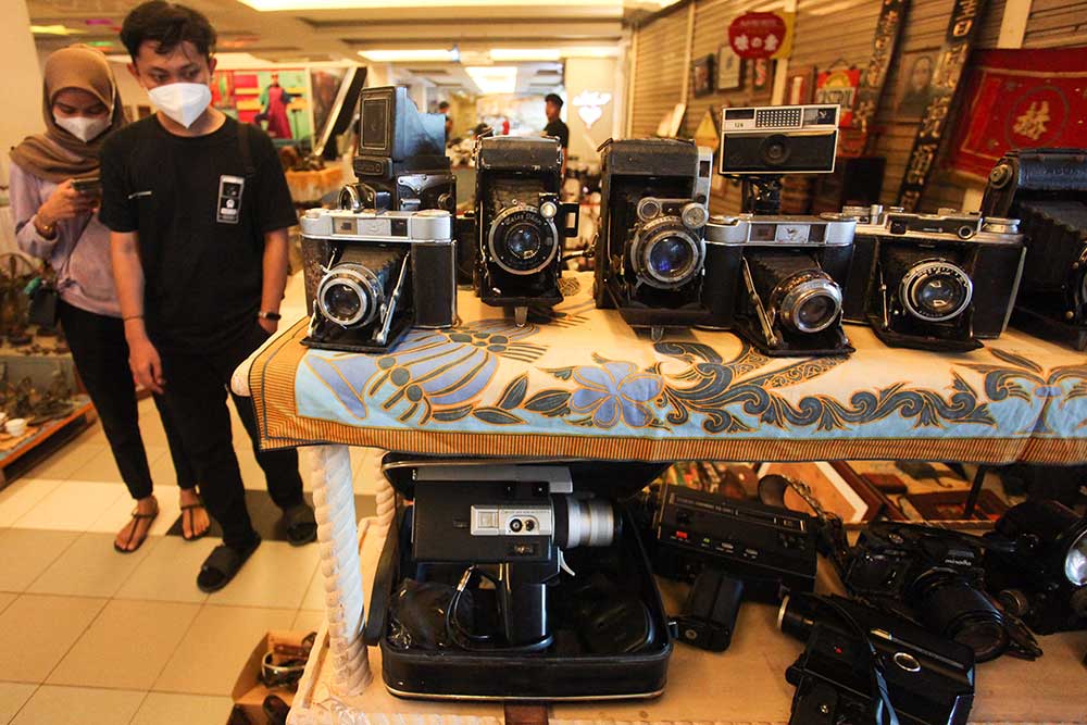  Sejumlah Barang Antik dan Kuno Ditampilkan di Pameran Indonesia Vintage Festival
