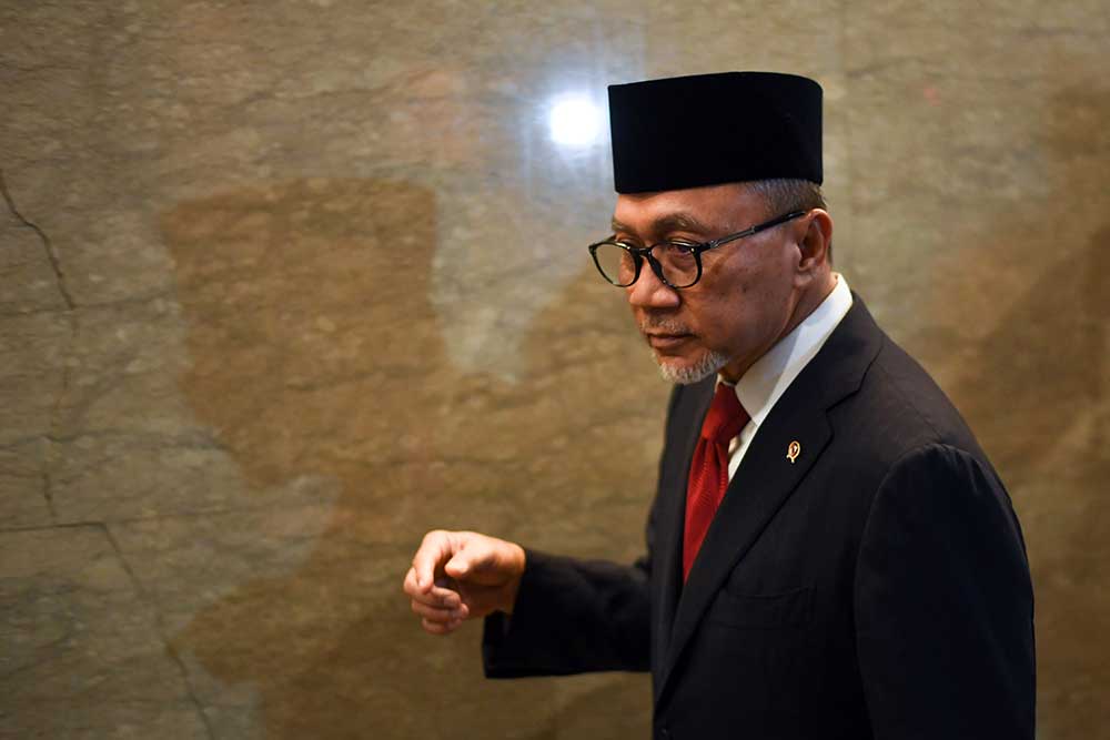 Menteri Perdagangan Zulkifli Hasan berjalan seusai mengikuti serah terima jabatan menteri perdagangan di  Gedung Kemendag, Jakarta, Rabu (15/6/2022). ANTARA FOTO/Wahyu Putro A