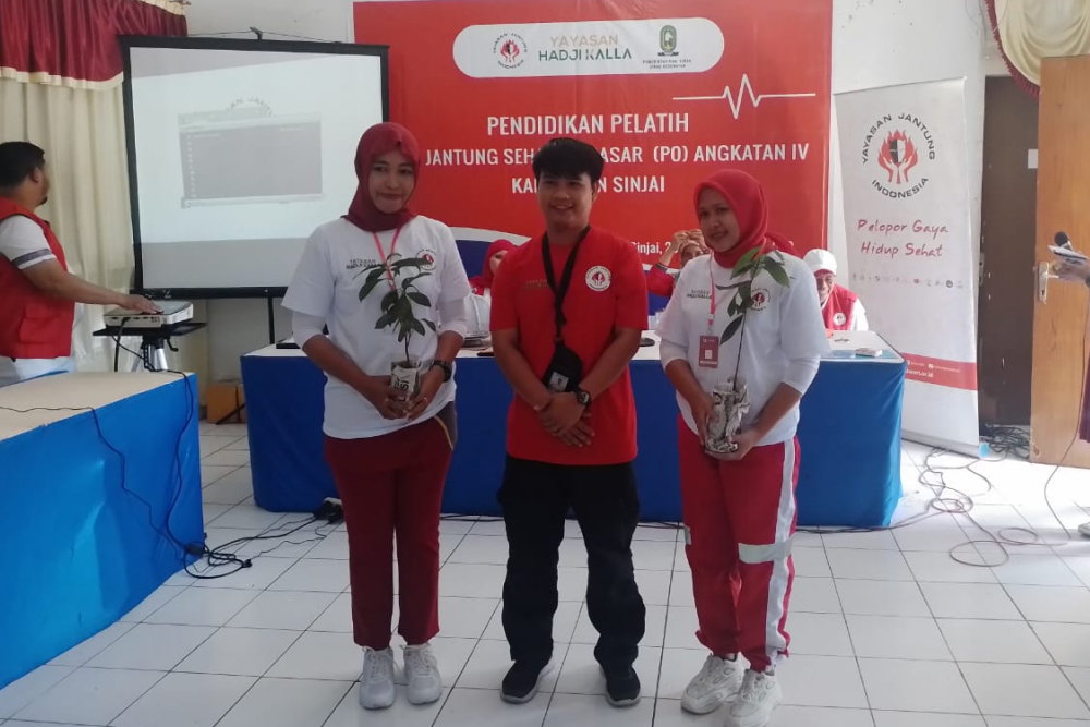Yayasan Hadji Kalla Gelar Program Pelatihan Klub Senam Jantung Sehat Di Sinjai