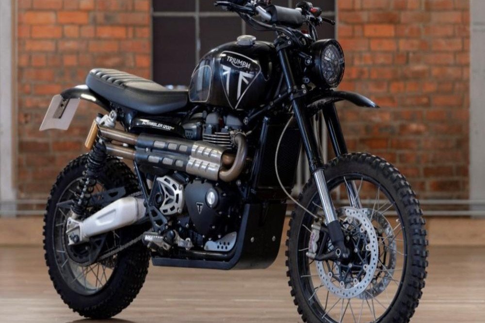  Motor Andalan James Bond, Triumph Srambler 1200 XE Dilelang untuk Badan Amal