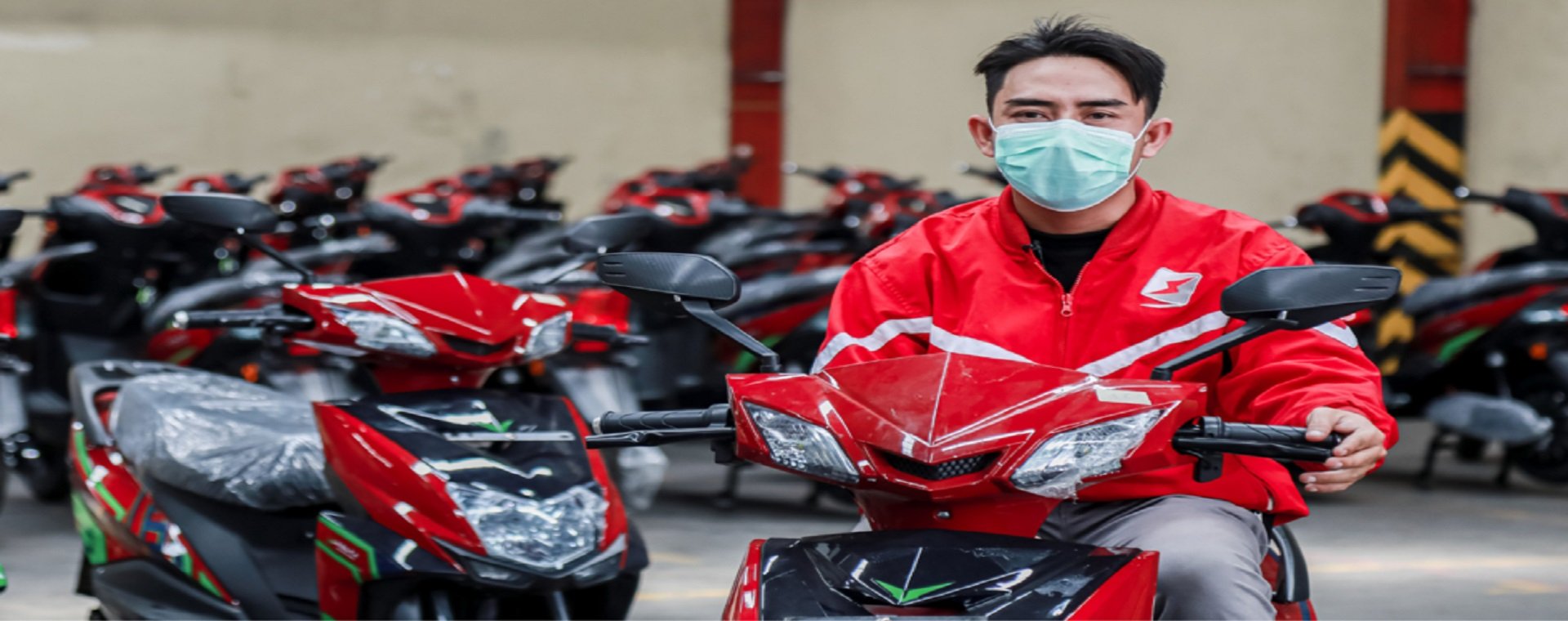 Anak usaha PT NFC Indonesia Tbk. (NFCX) dan grup MCAS, juga terus memproduksi sepeda motor listrik dengan merk Volta/Potret kurir SiGesit menggunakan motor listrik Volta-SiCepat Ekspress. 