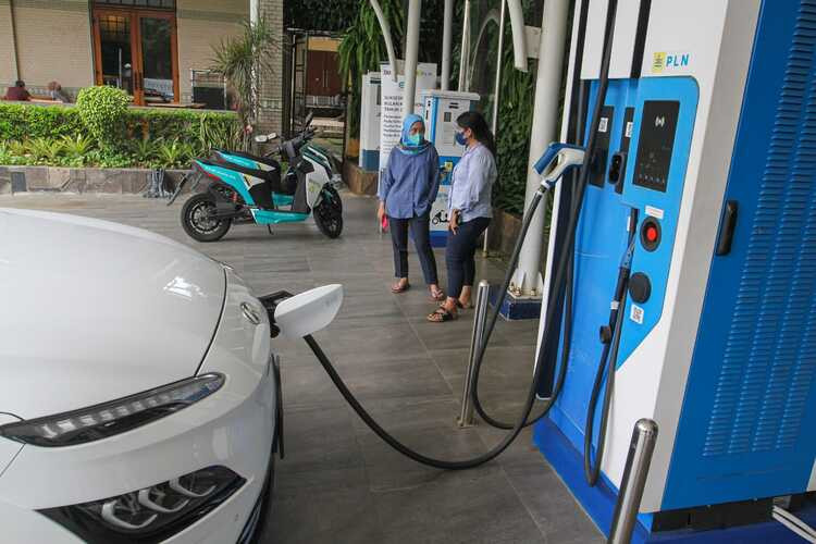  Tak Cukup Instruksi, Mobil BBM Bakal Disetop Produksi