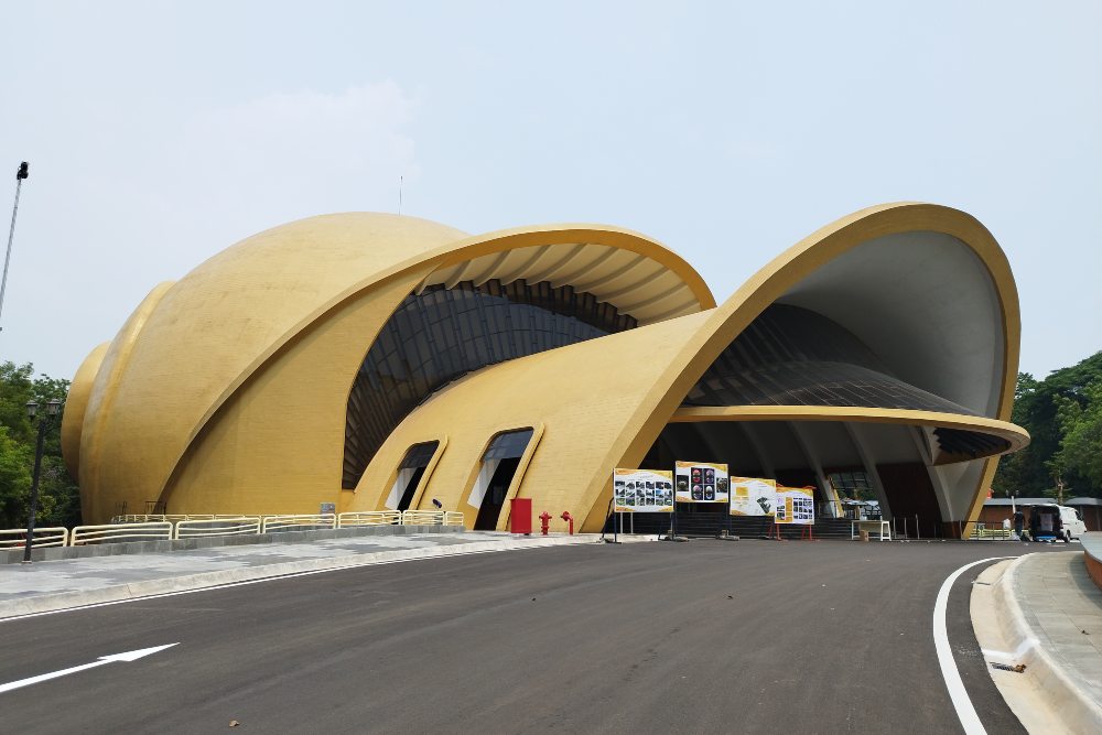  Cegah Kemacetan, DPR Minta Akses Jalan Tol Langsung ke TMII