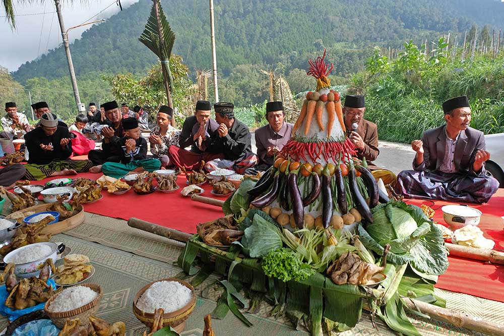  Tradisi Merti Dusun Saparan Mantran di Lereng Gunung Andhong Magelang