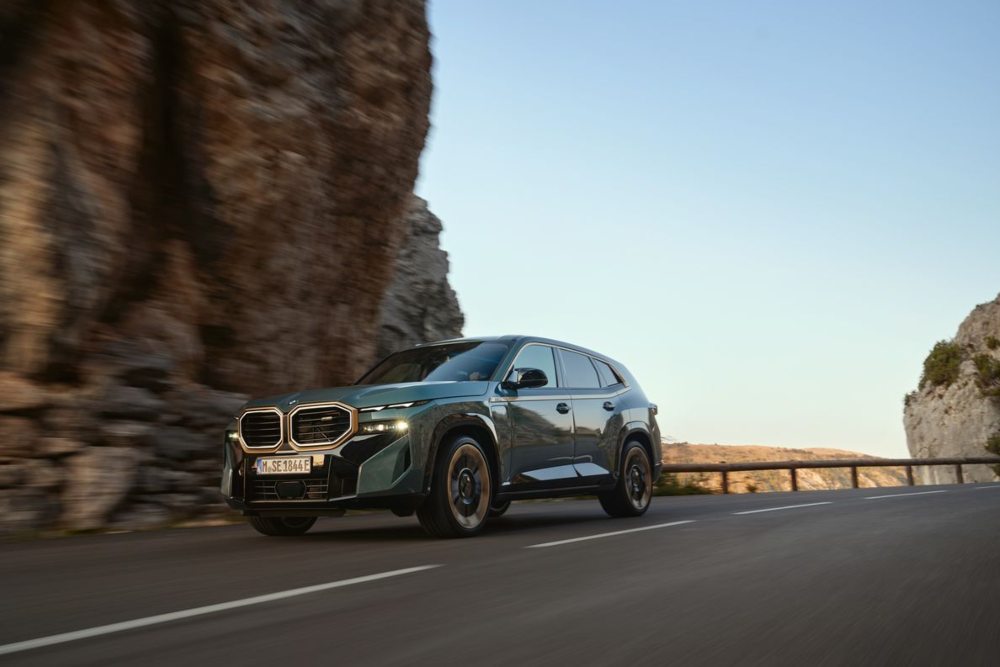  Mobil Baru BMW XM Meluncur 2023, Intip Harga dan Spesifikasinya